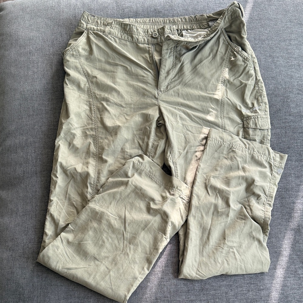 Columbia Light Tan Cargo Pants